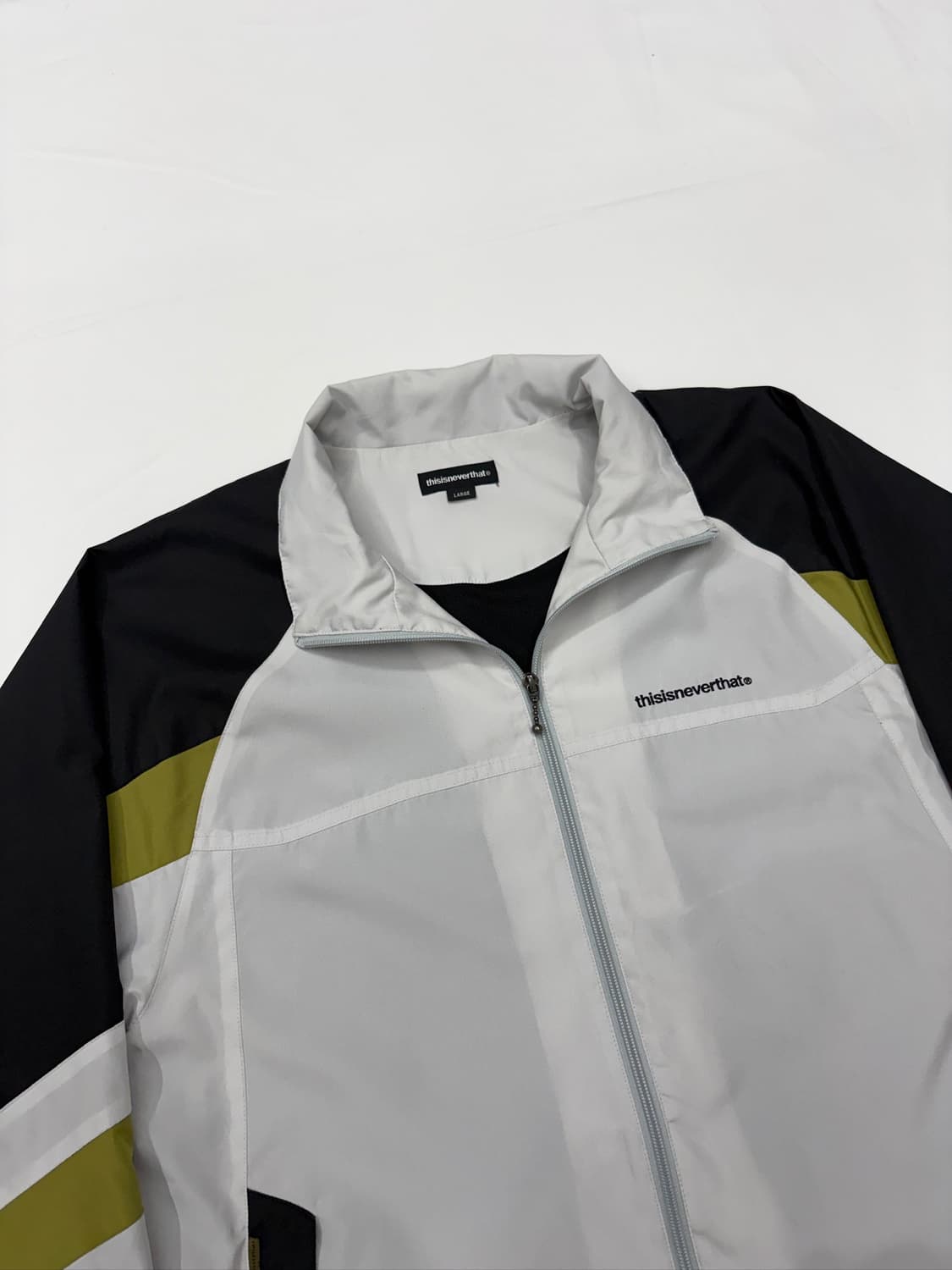 디스이즈네버댓 오버핏 디네댓 배색 바람막이 윈드 자켓 상품이미지2
