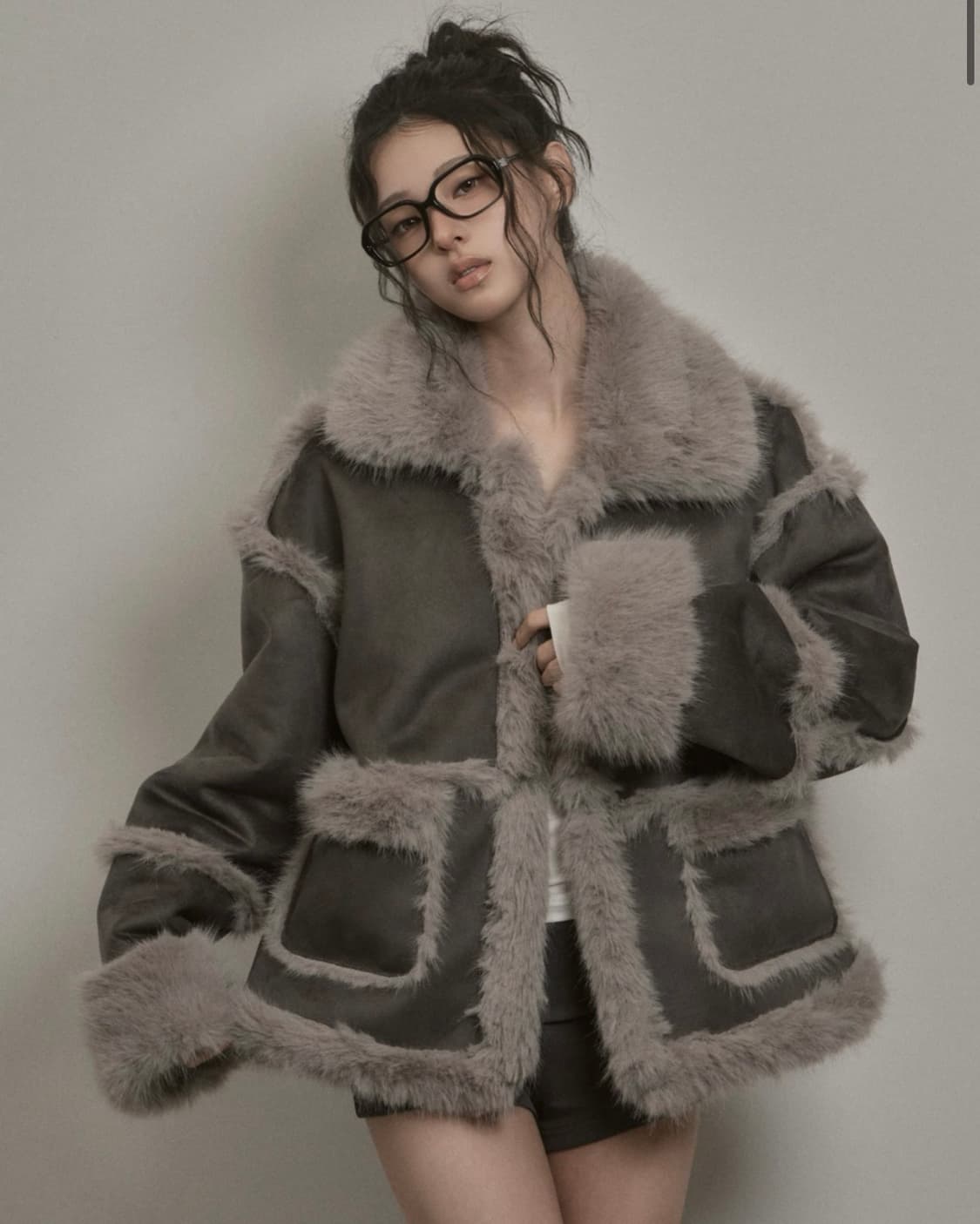 카키포인트 무스탕 챠콜 상품이미지1