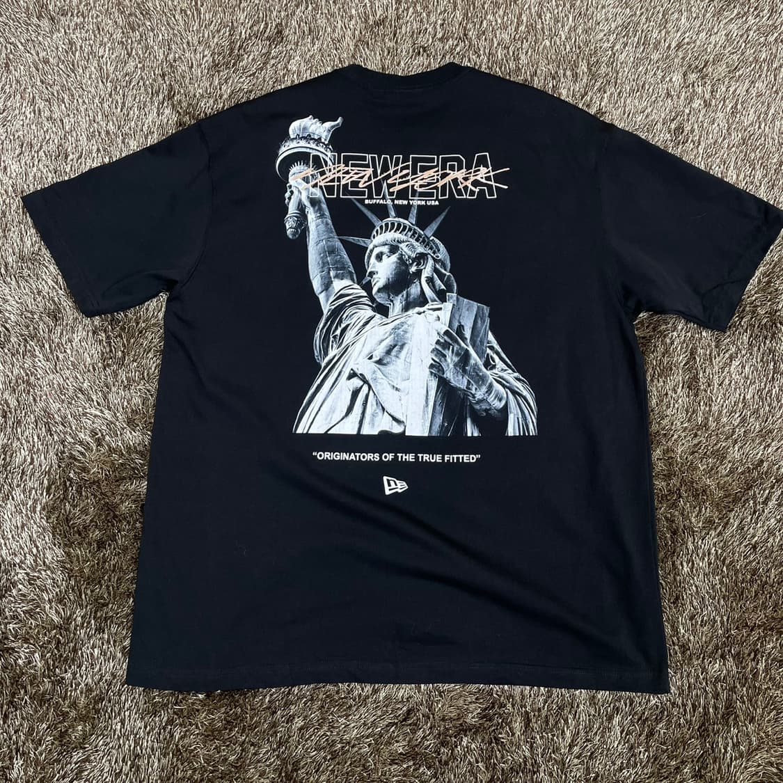 뉴에라 New Era 블랙 뉴욕 백프린팅 반팔 티셔츠 L 상품이미지1