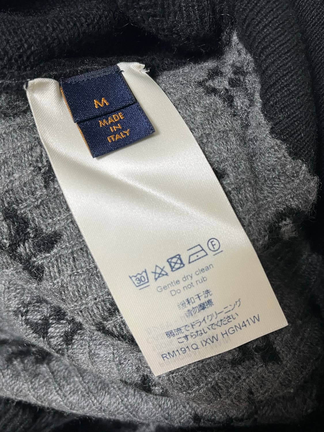 루이비통 / 하프앤하프 모노그램 캐시미어 니트 / 블랙 / M 상품이미지5