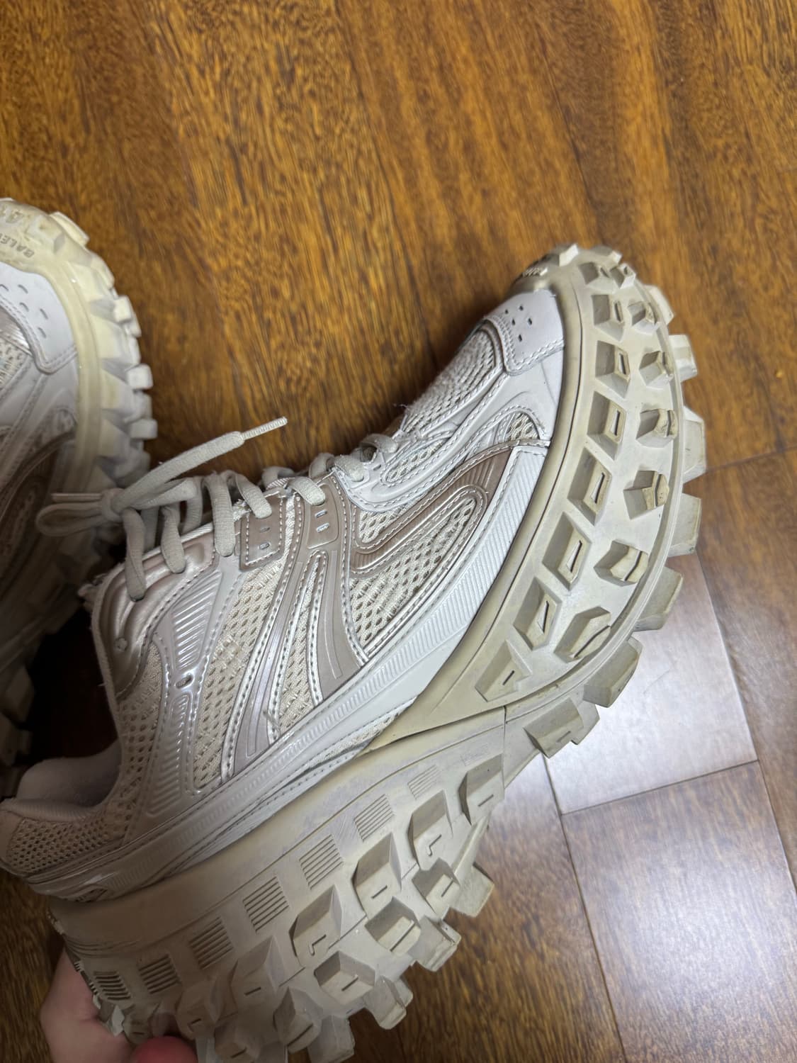 [41]발렌시아가 베이지 디펜더 상품이미지8