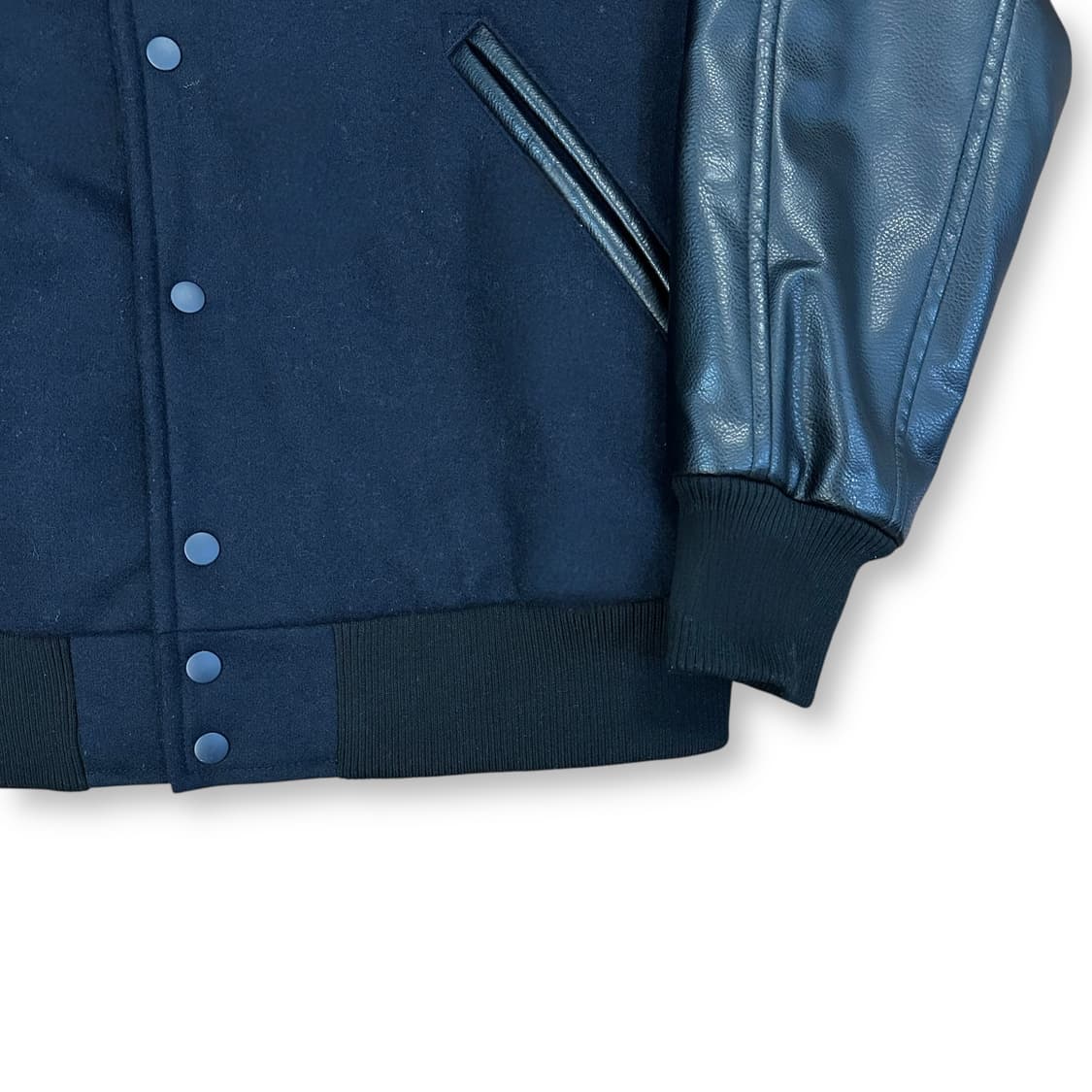 유니클로 바시티 상품이미지3