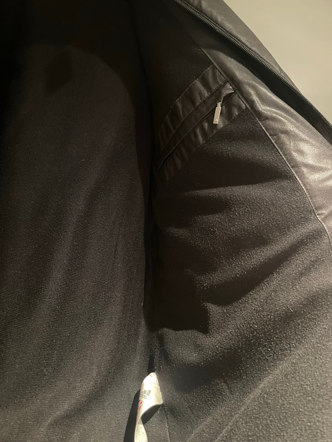 아디다스 액티브 레더 패딩 자켓 상품이미지4