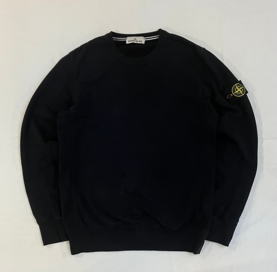 15FW 스톤아일랜드 와펜 스웻셔츠 블랙 상품이미지1