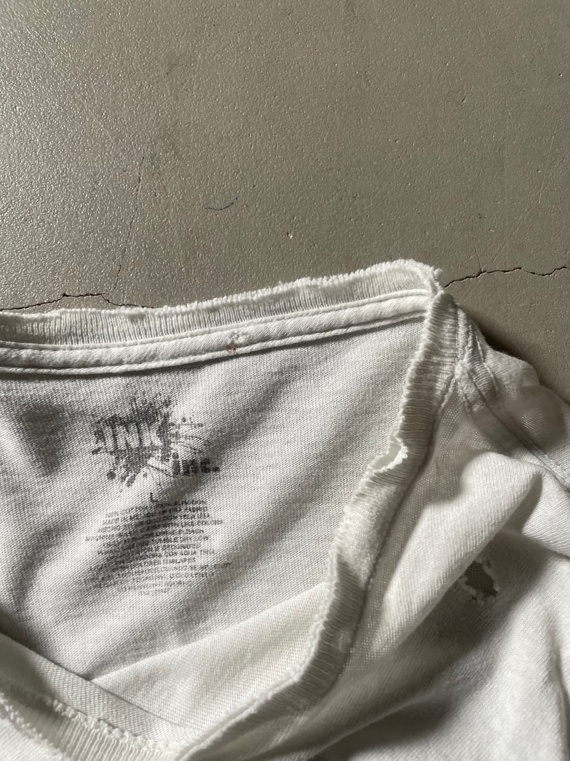 INK Inc. Vintage Graphic T-shirt 상품이미지3