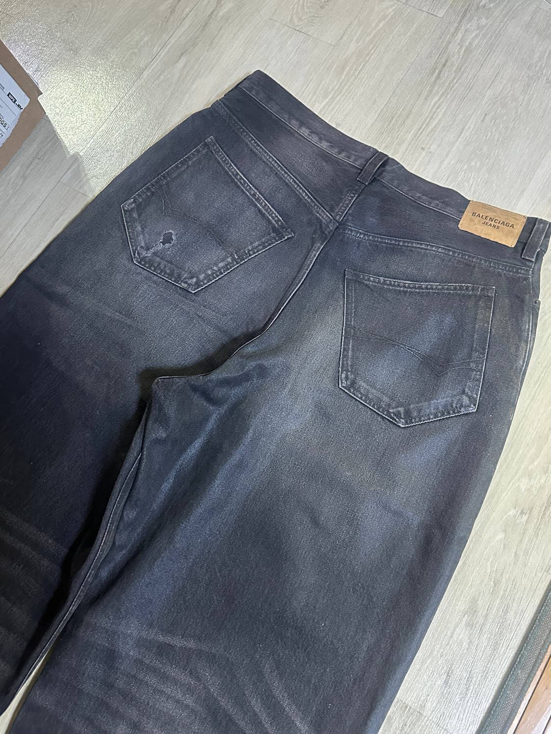 [M] 발렌시아가 소프트 코팅 라지 배기진 흑청 상품이미지4