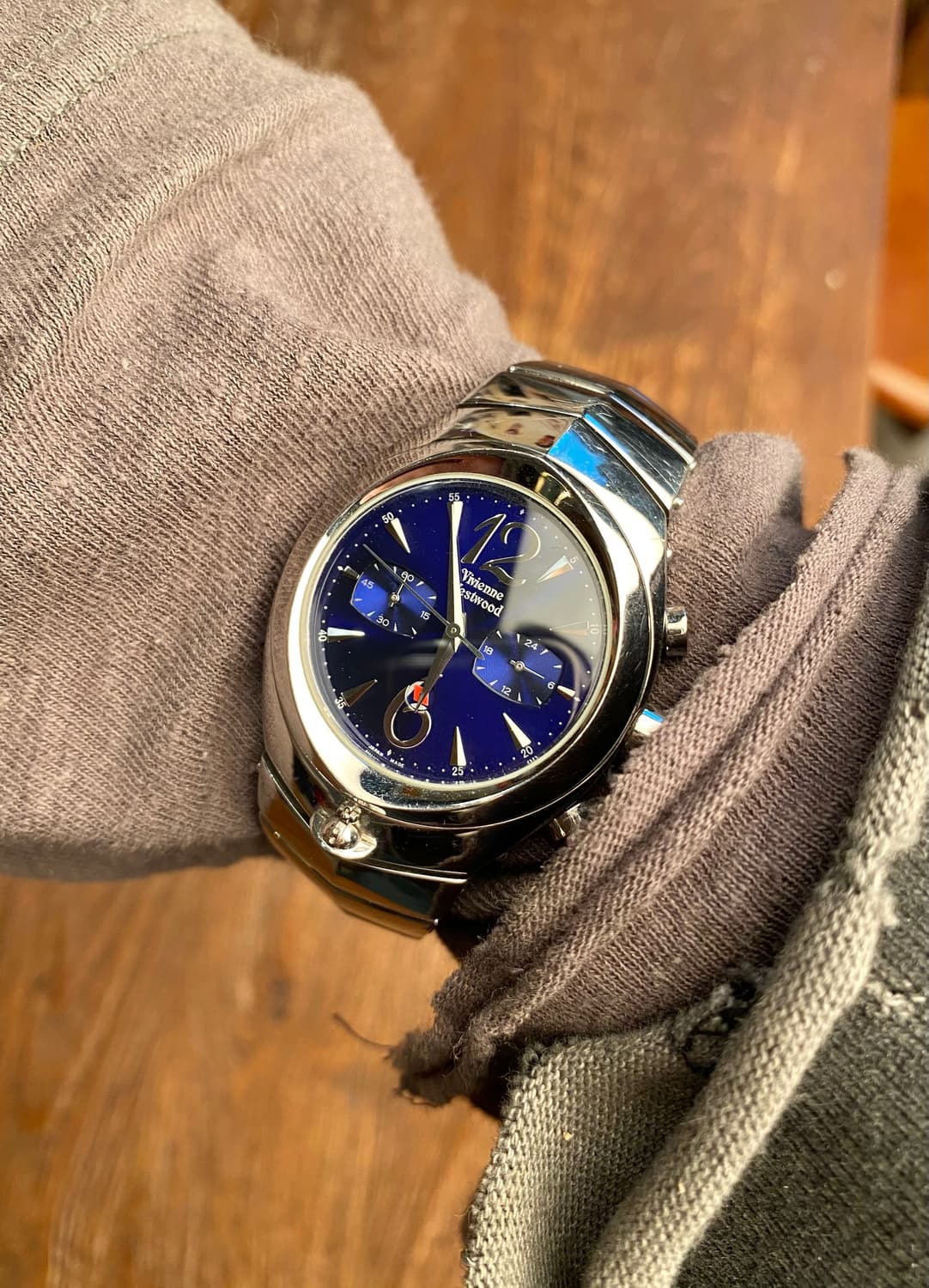 비비안 웨스트우드 아머드 손목시계 상품이미지3