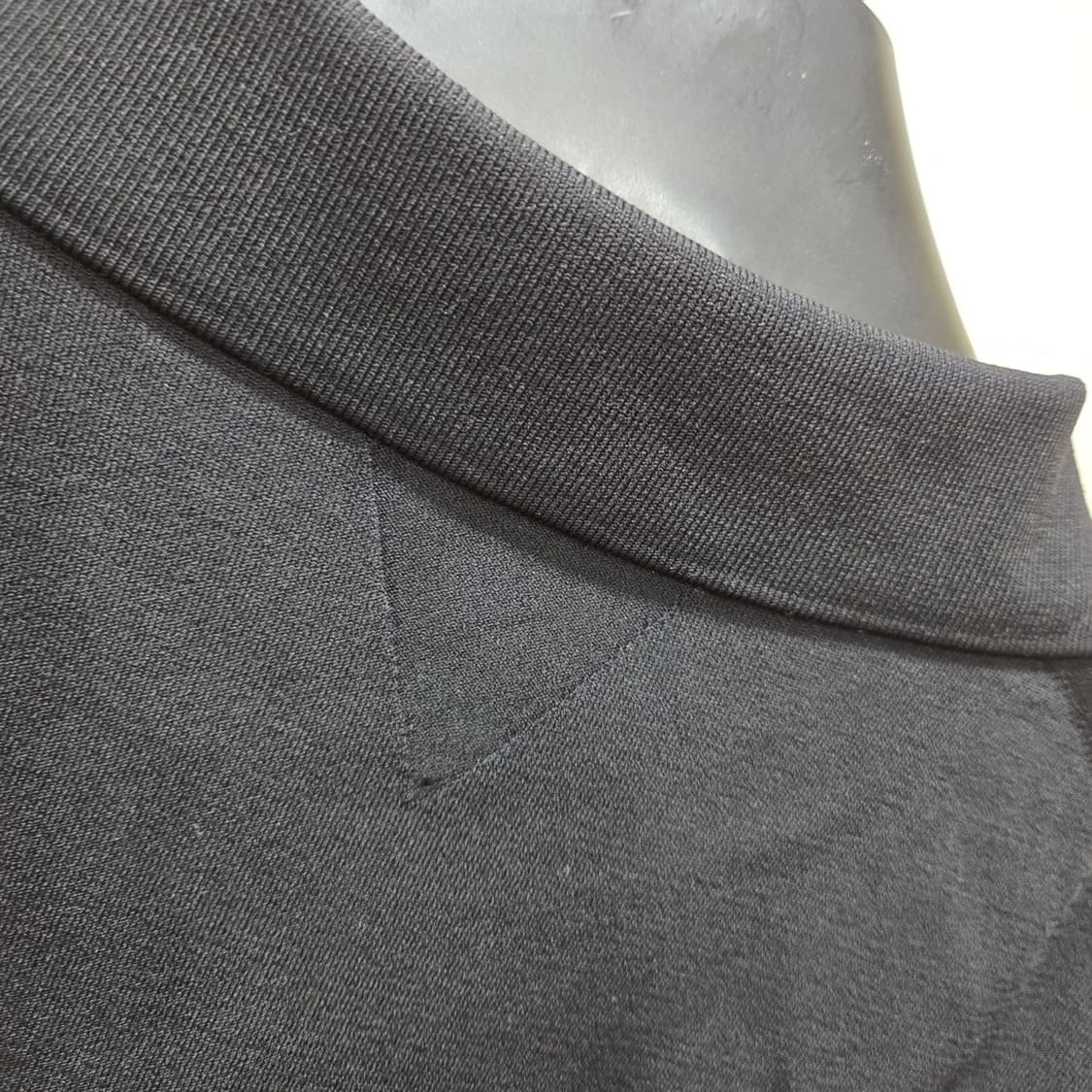 보테가베네타 블랙 폴로 니트 상품이미지4