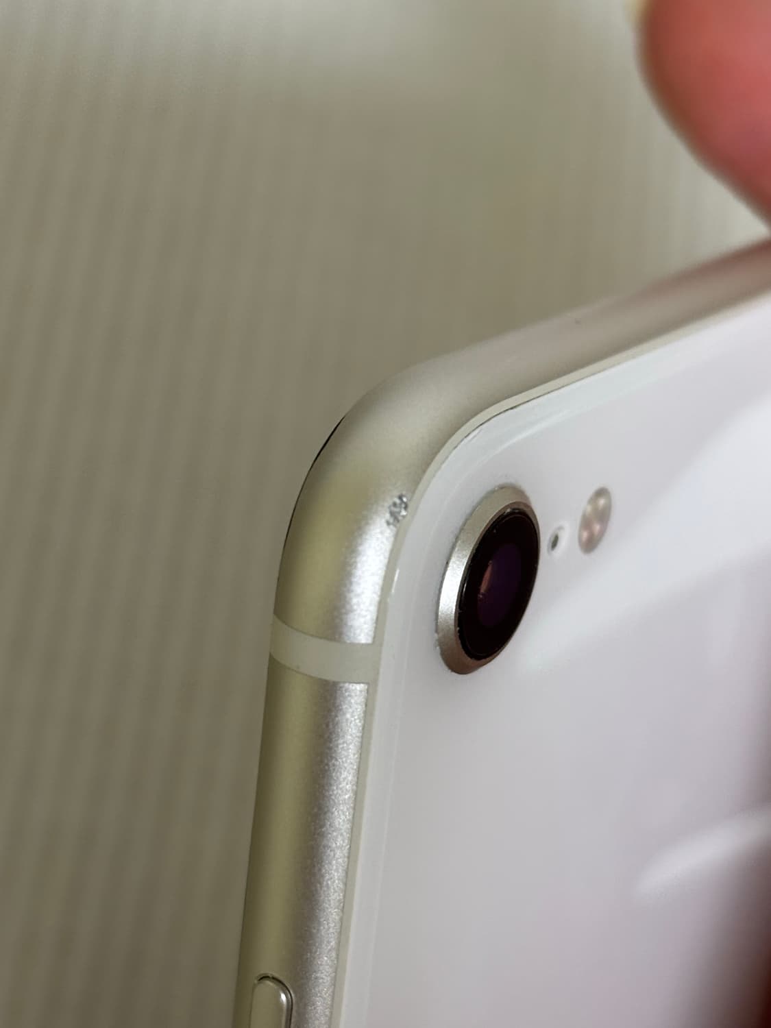 애플 아이폰 se3 64GB (배터리 84%) 화이트 정상 작동 상품이미지3