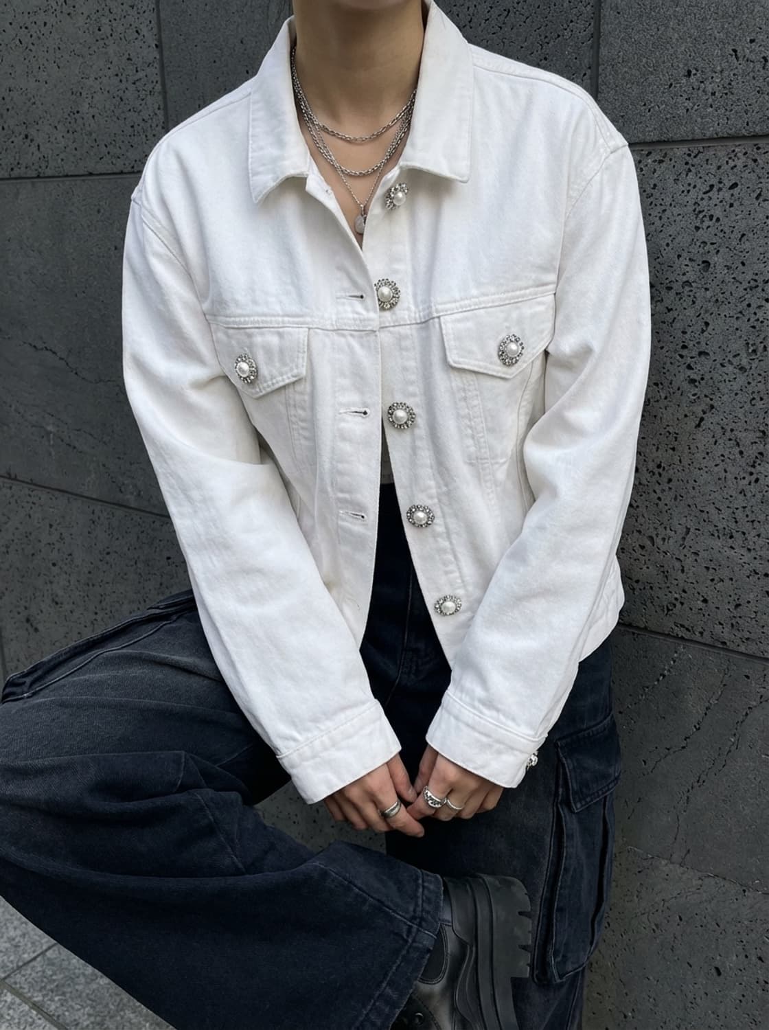 미우미우 크리스탈 버튼 데님 자켓 상품이미지1