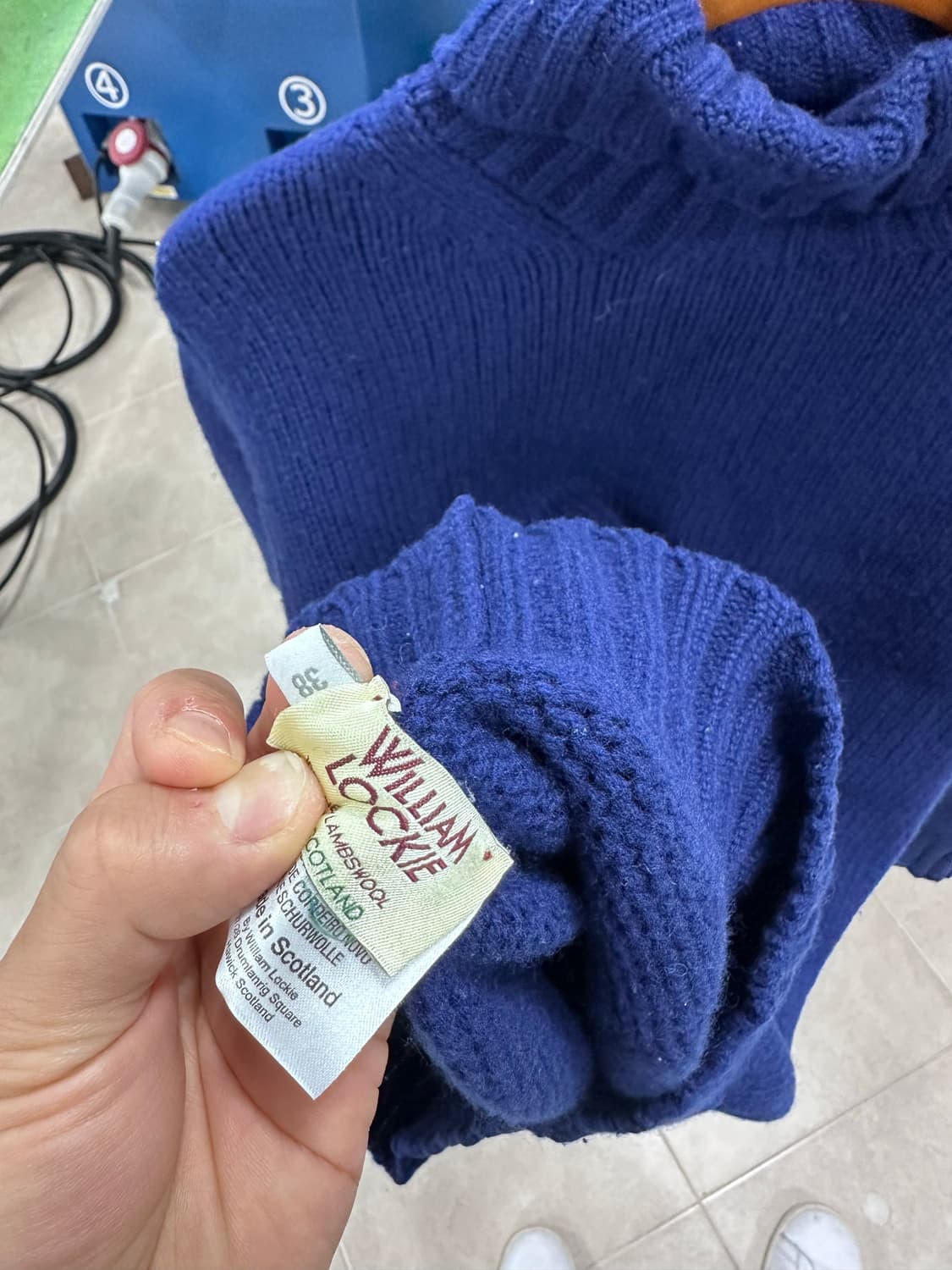 윌리엄로키 터틀넥 네이비 38 상품이미지2