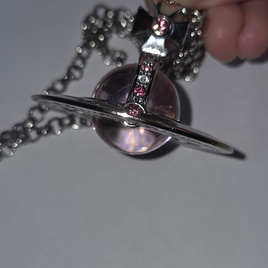 비비안웨스트우드 빅 orb 핑크 목걸이 판매합니다 상품이미지2