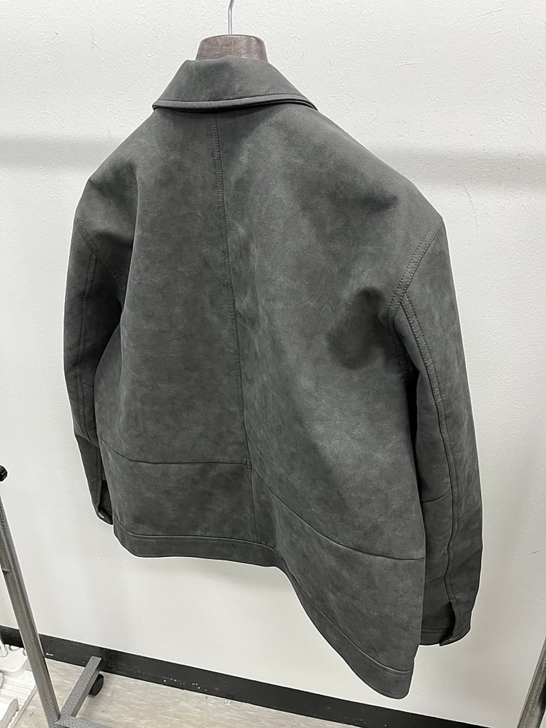 110) 바나나리퍼블릭 24ss 비건레더 자켓  상품이미지5