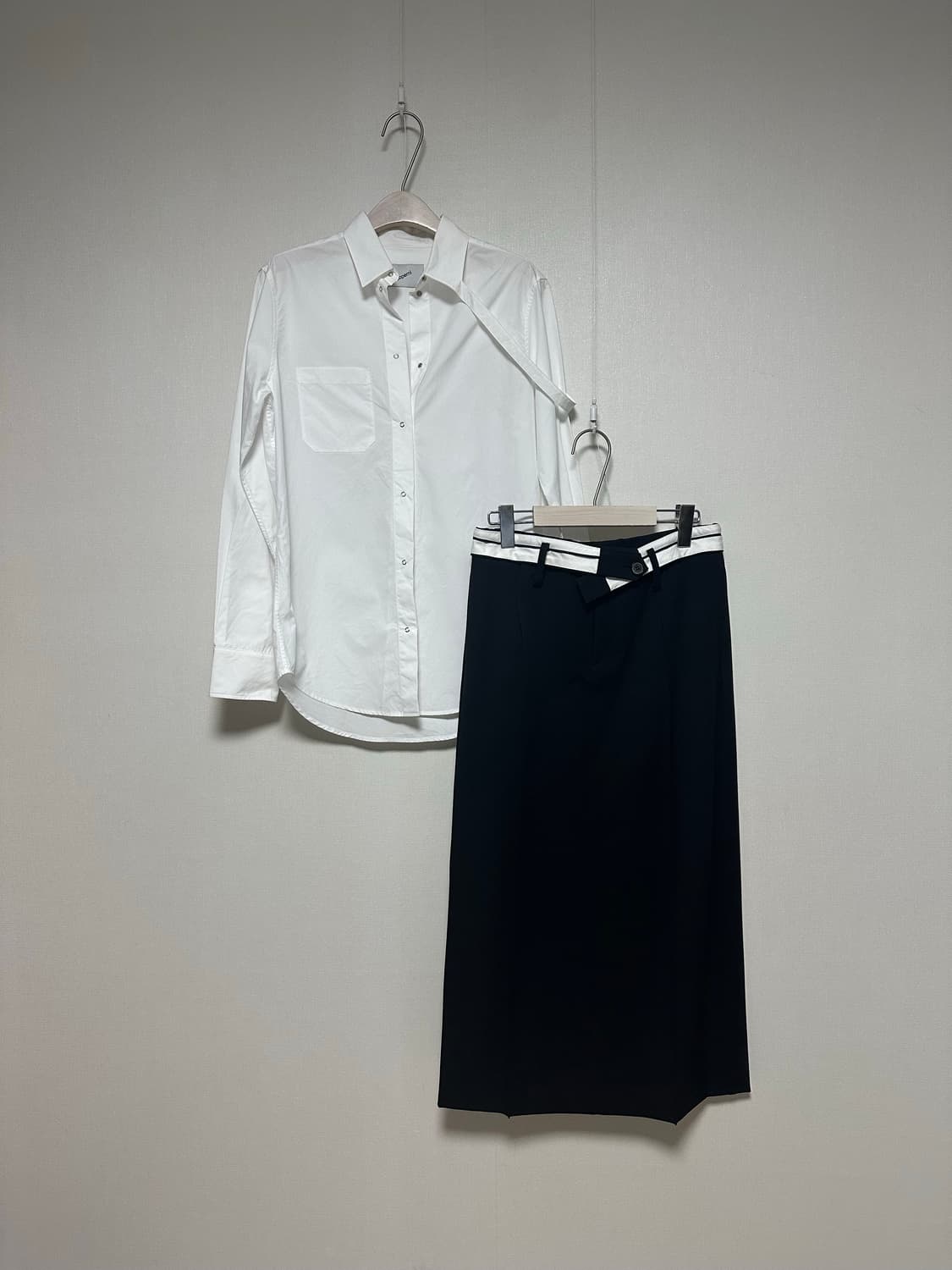 LE CIEL BLUE 트위스트 라이닝 미디스커트 상품이미지1