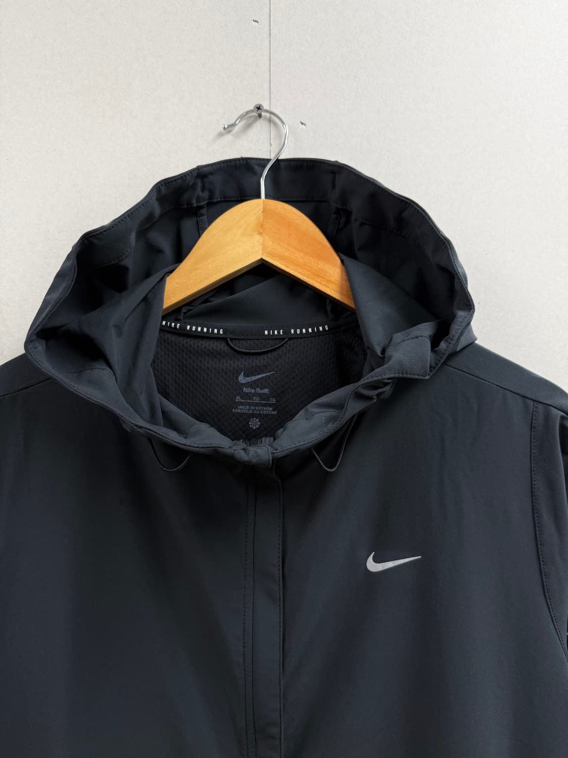 여성 xl / 나이키 스위프트 리펠 패커블 러닝 자켓 블랙 25년 신형 상품이미지3
