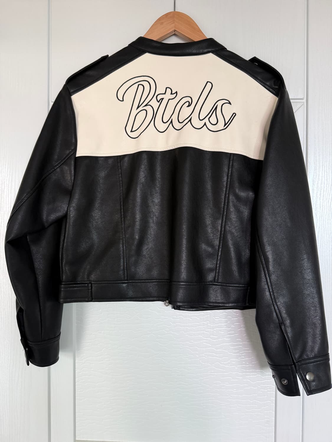 제니착용 비터셀즈 레더자켓 블랙 상품이미지4