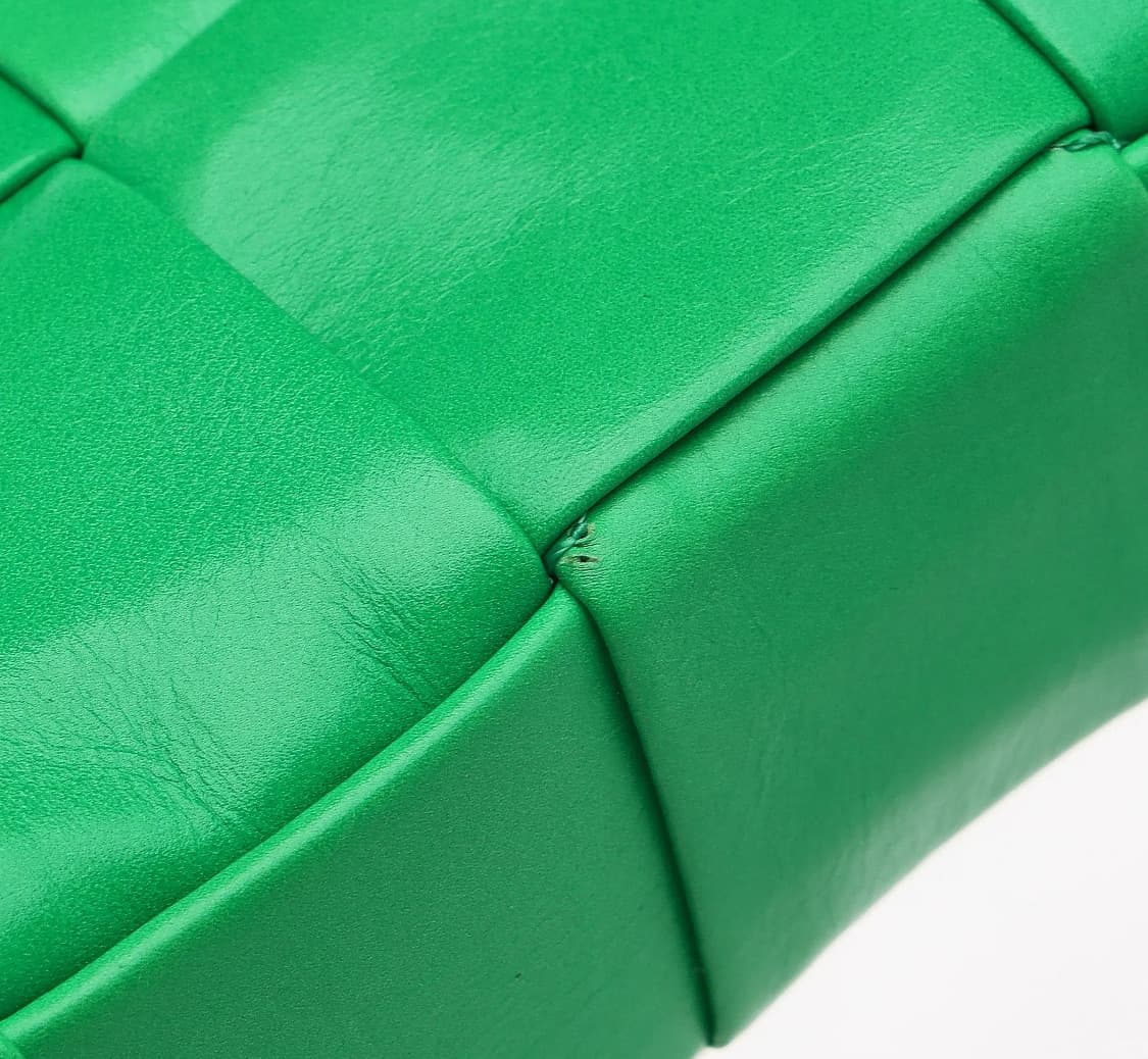 [S급] 보테가베네타 카세트 램스킨 스몰 패러킷 판매합니다!!! 상품이미지6