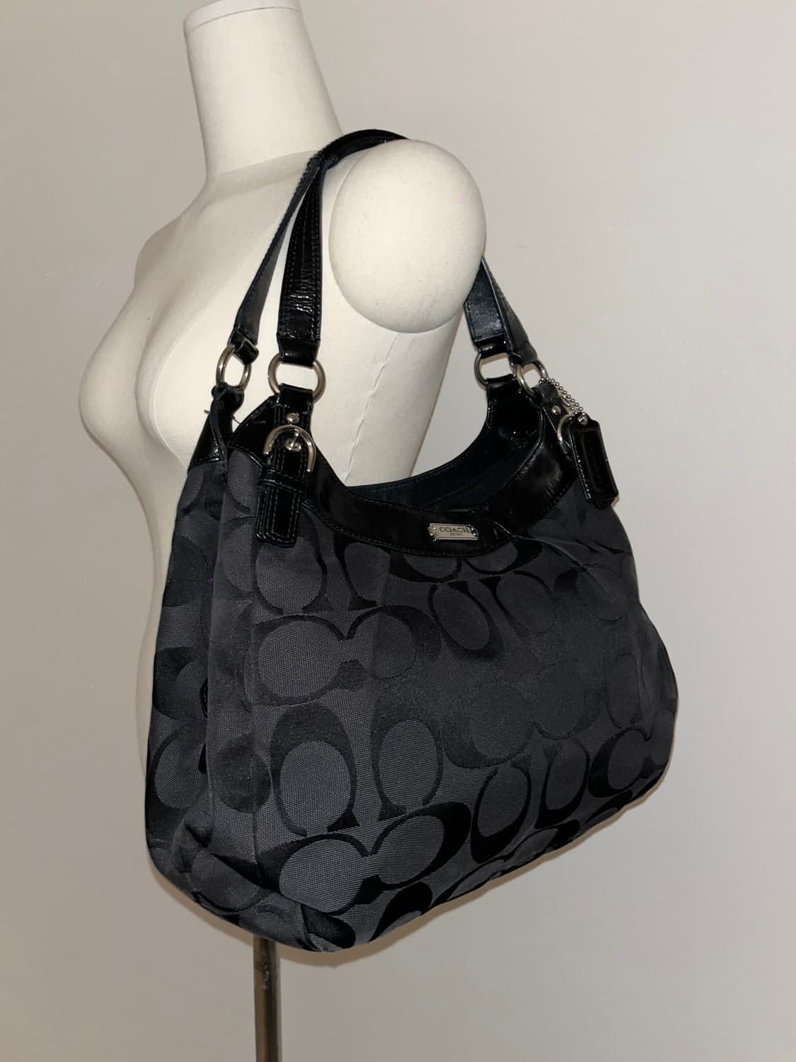 📦Coach black basic shoulder bag 상품이미지3