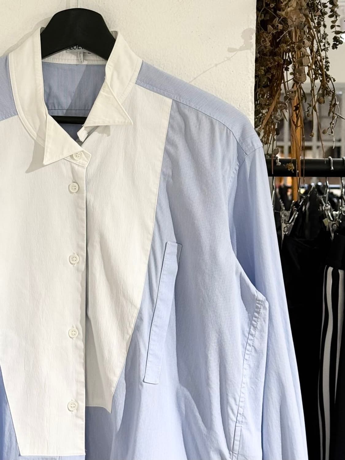 로에베 블루 화이트 언발란스 오버핏 셔츠 상품이미지3