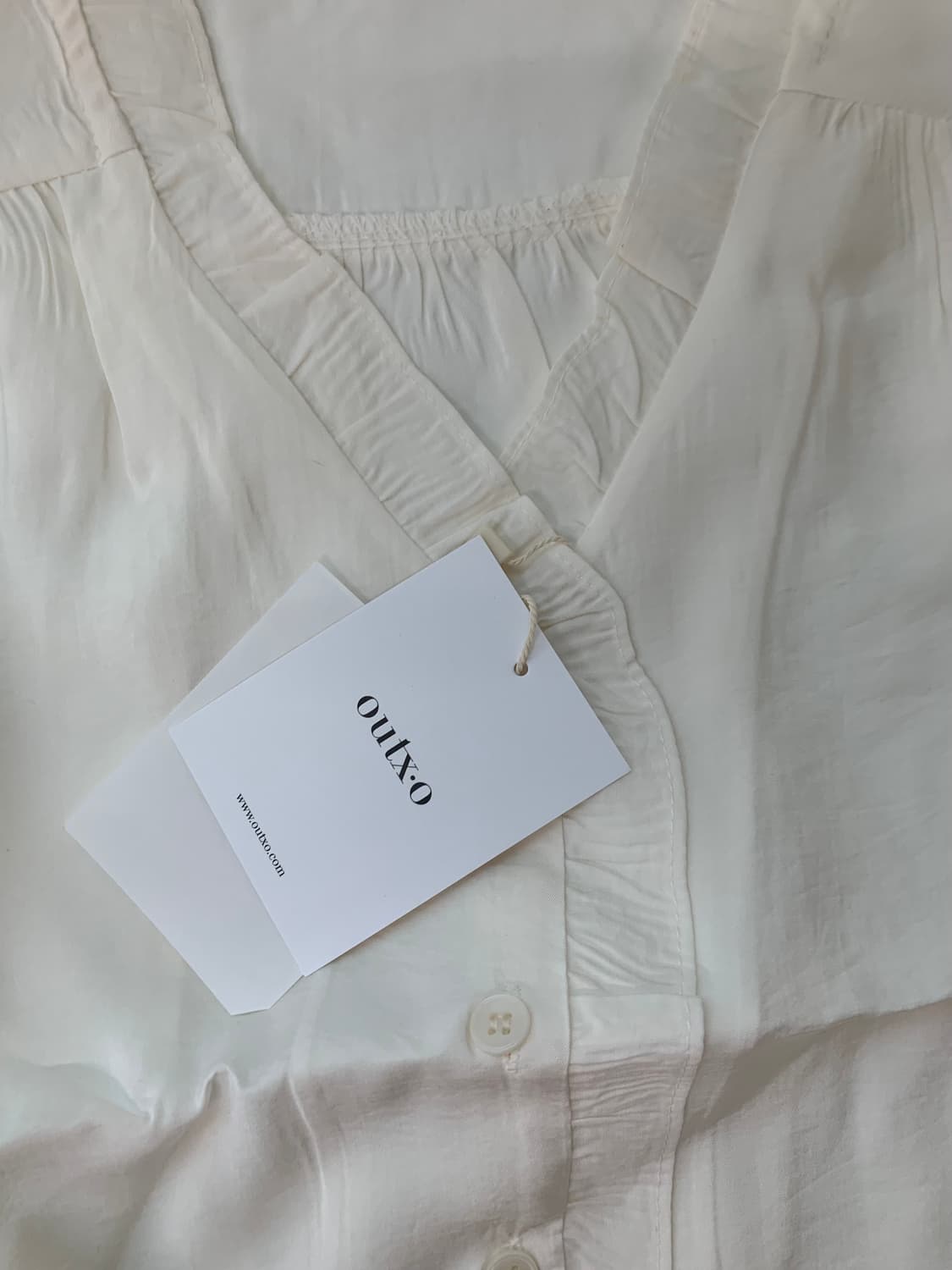 프릴 V넥 루즈핏 셔츠 상품이미지3