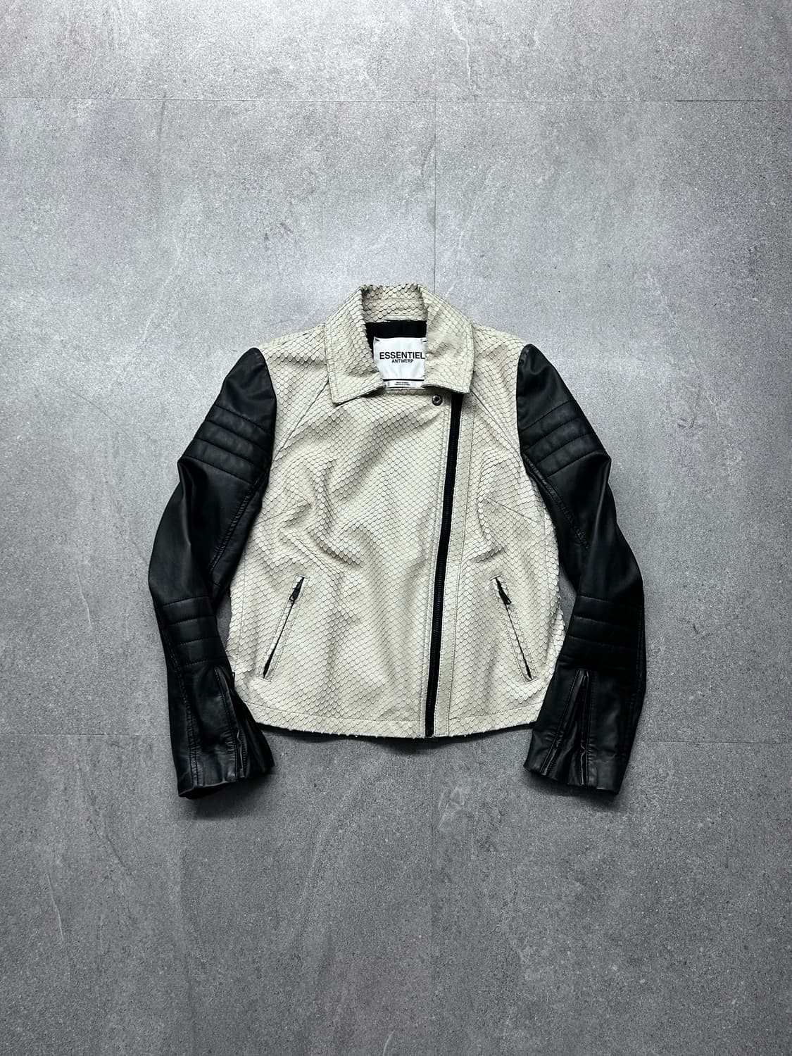 Essentiel Antwerp 파이톤 판넬 자켓 상품이미지1