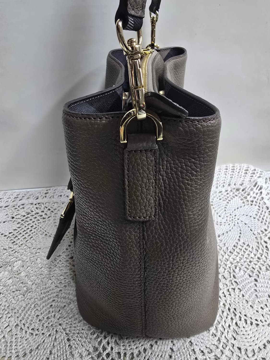 닥스 체크 장식 숄더백 상품이미지6