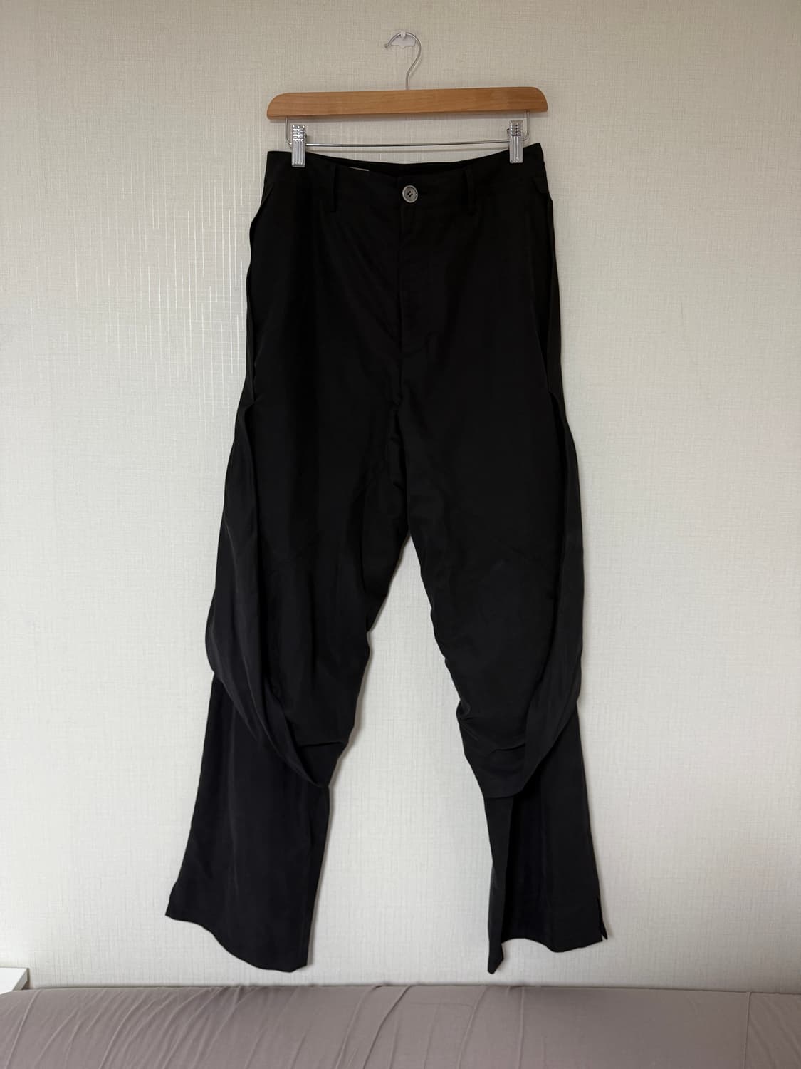 지용킴 24AW 드레이핑 팬츠 상품이미지5