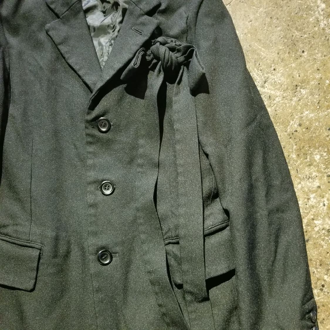 16aw 꼼데가르송 블랙 리본 롱 자켓 s 상품이미지3