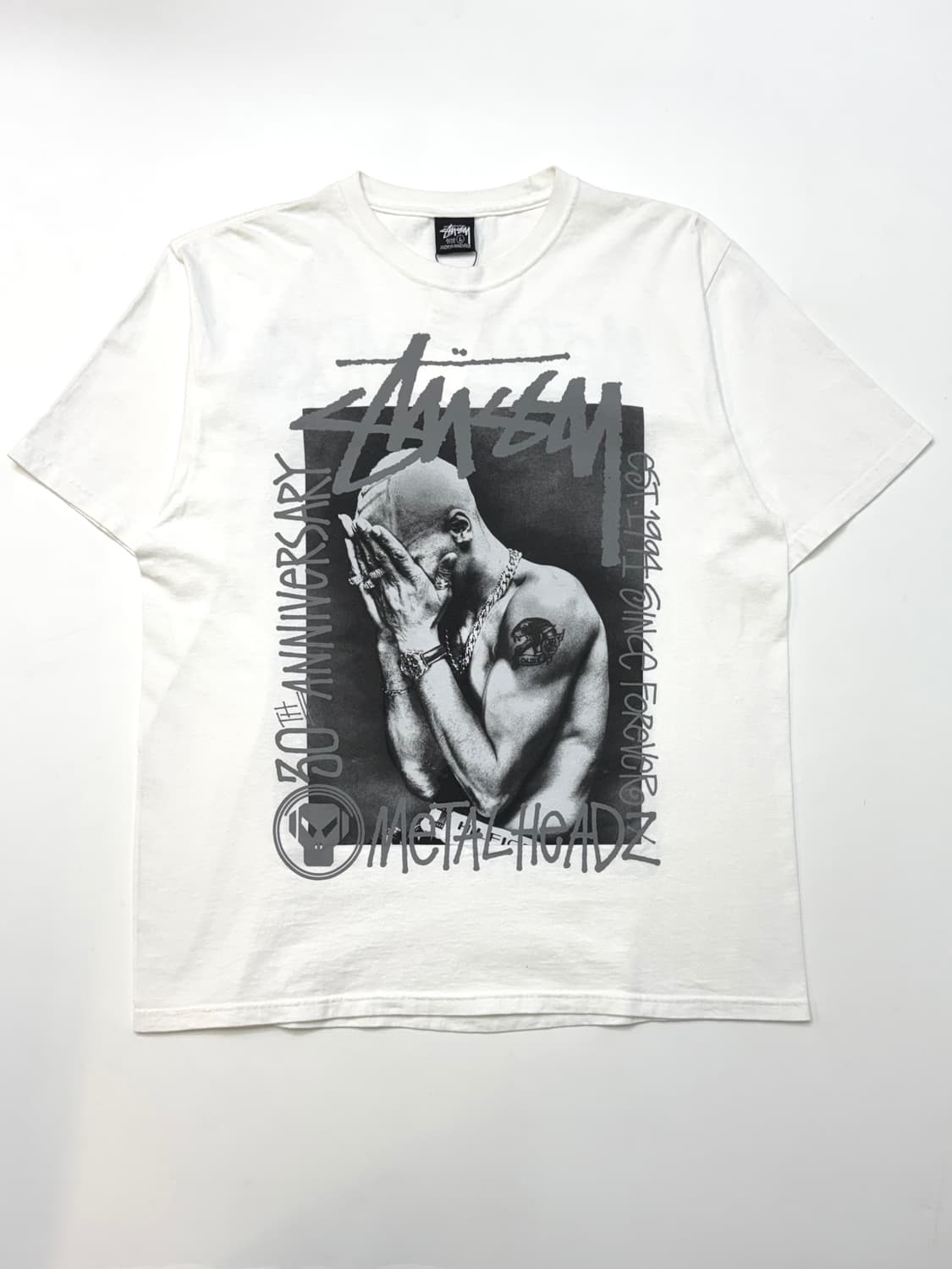 Stussy 스투시  x 골디 메탈헤즈 30주년 협업 반팔 화이트 티셔츠 상품이미지1