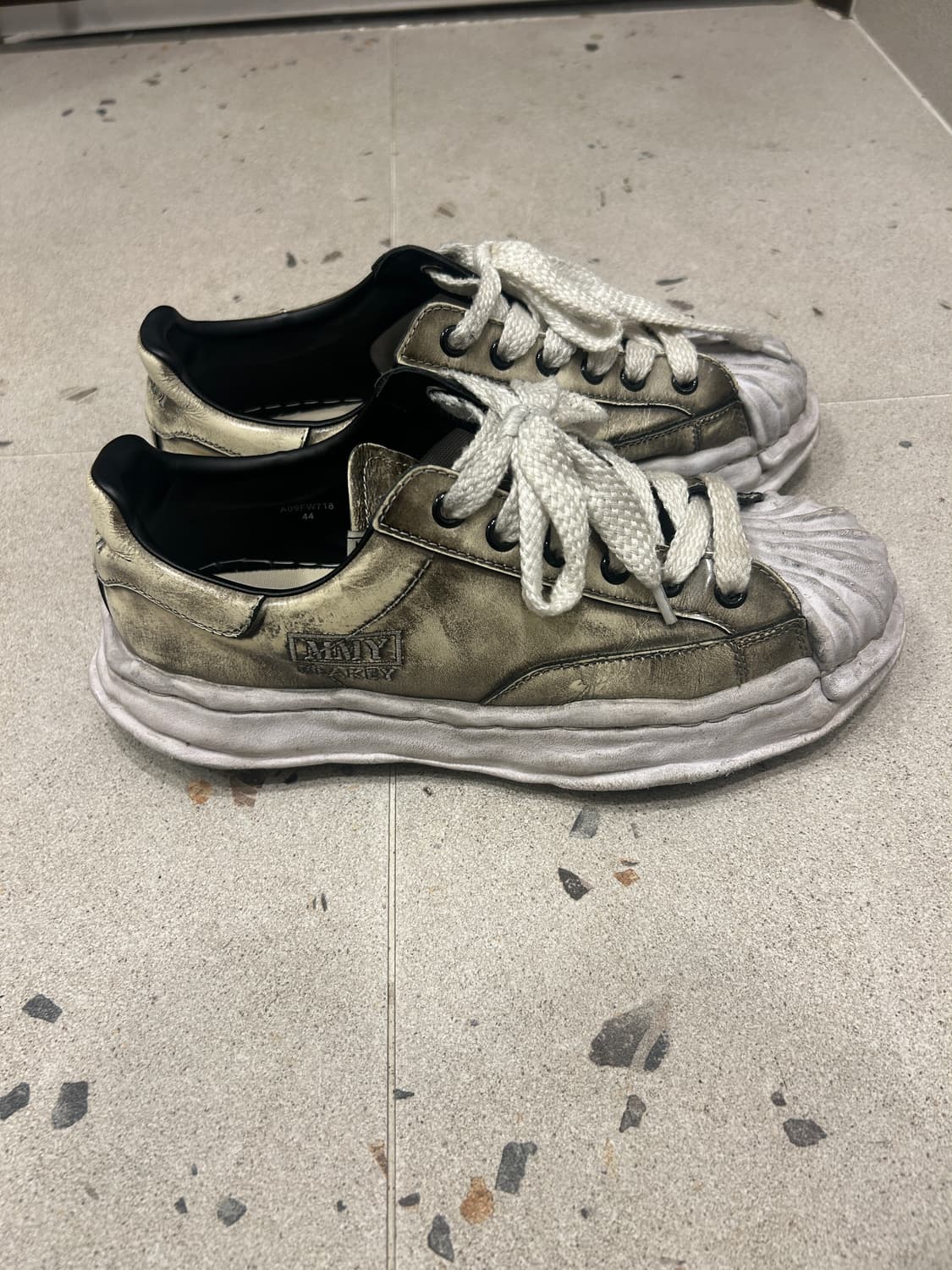 미하라 야스히로 블레이키 OG 솔 브러쉬드 페이턴트 44 상품이미지2