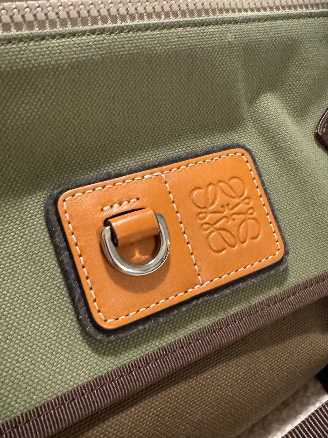 로에베 로고 미니 크로스백 미니백 상품이미지2