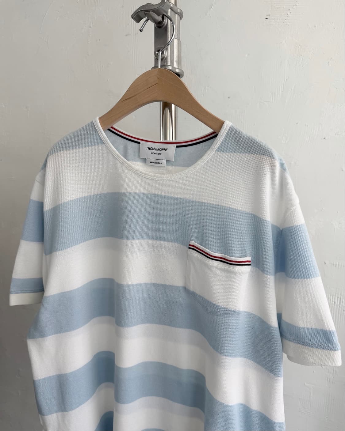 Thom Browne 톰브라운 스카이블루 단가라 포켓 티셔츠 상품이미지2
