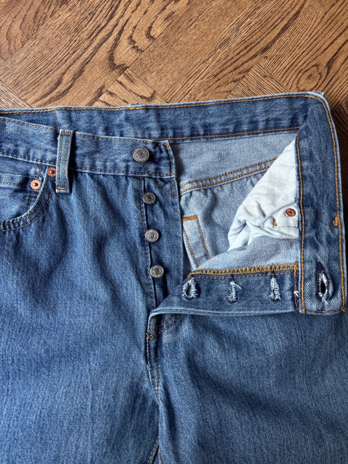 [30]리바이스 501 미디엄블루 워싱 스트레이트 데님 팬츠 상품이미지3