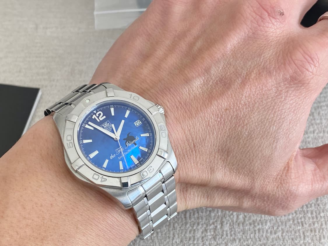 태그호이어 아쿠아레이서 피지 한정판 38mm 오토메틱 선레이블루 상품이미지3