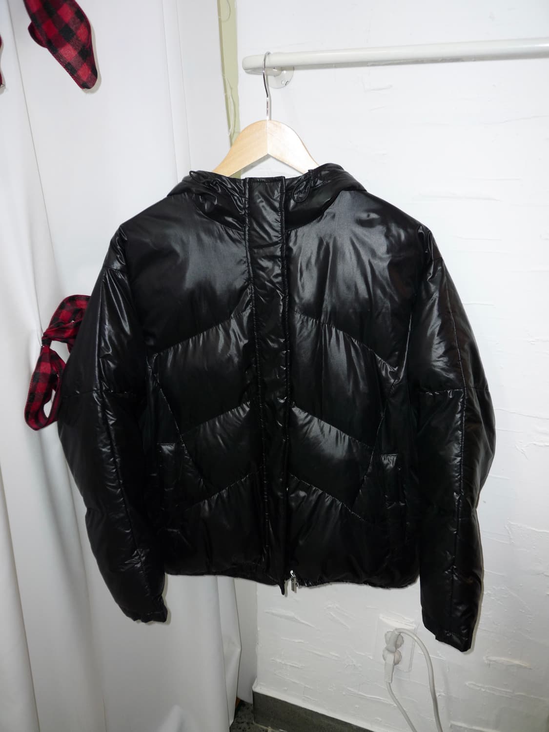 glossy black puffer jacket 상품이미지7