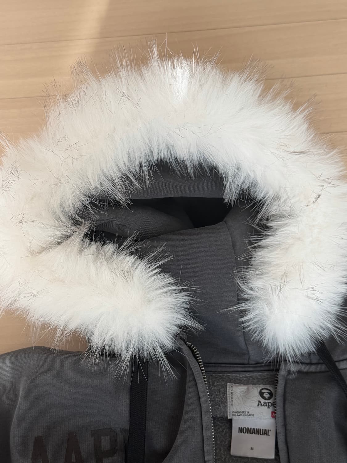 노메뉴얼x에이프 후디 차콜 판매합니다 상품이미지6