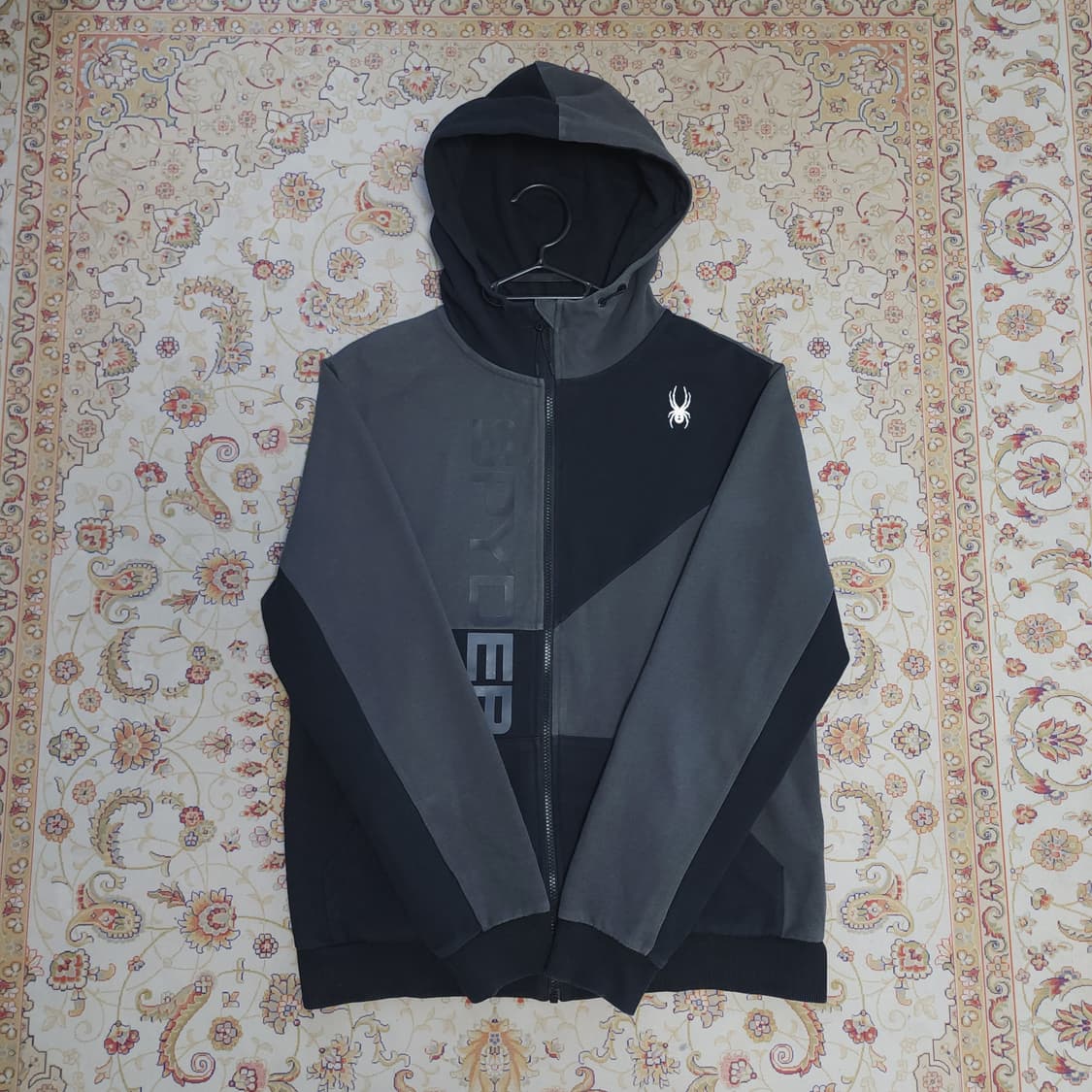 스파이더 코튼 남성 후드집업
100 상품이미지1