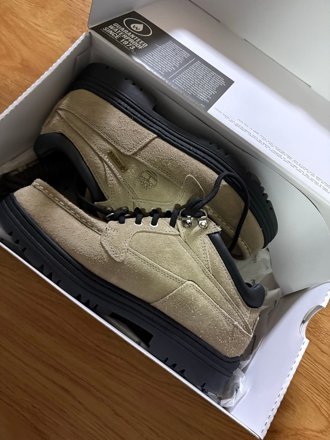 디스이즈네버댓x팀버랜드 고어텍스 부츠 265사이즈 판매합니다. 상품이미지2