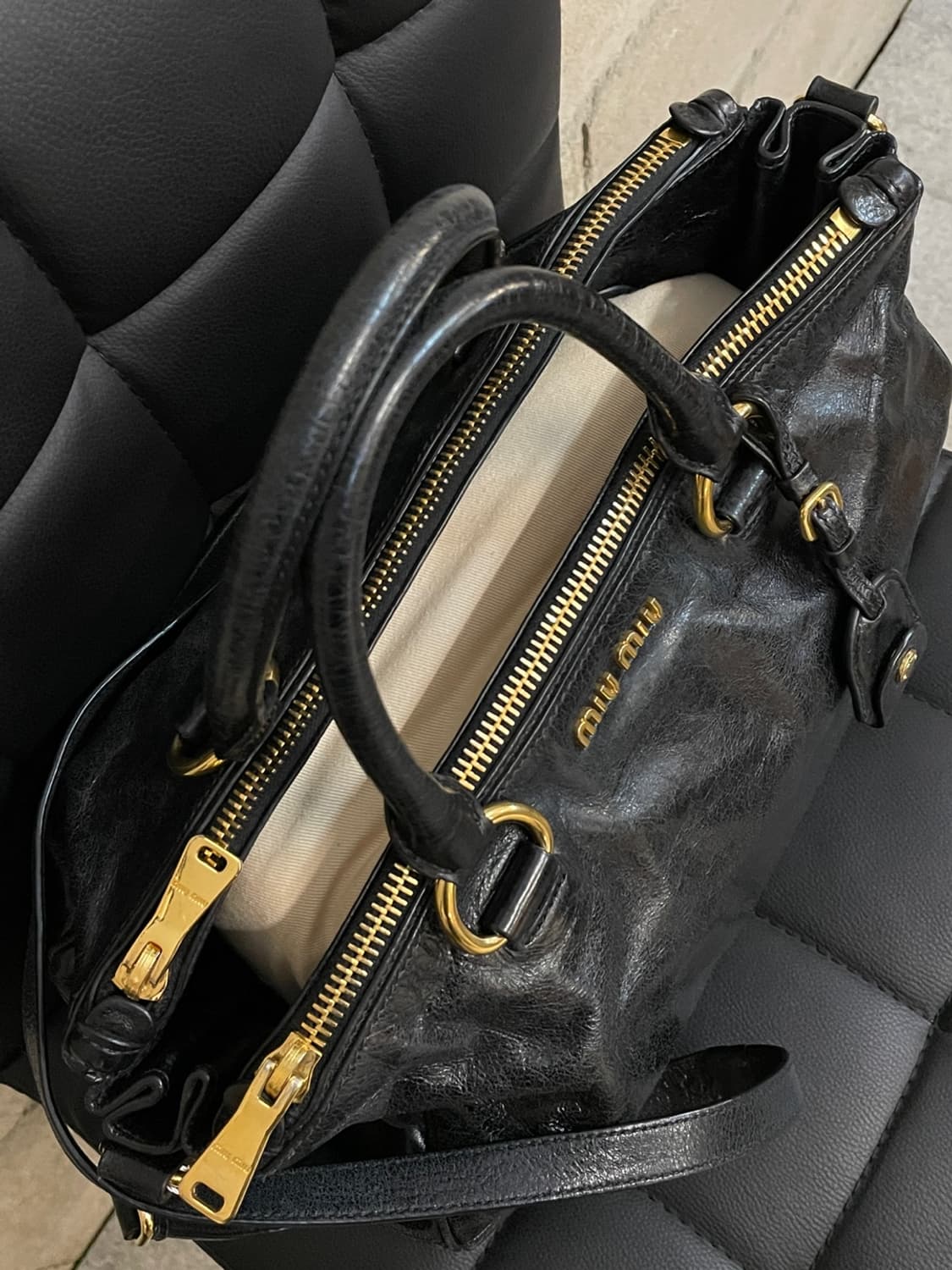 미우미우 비텔로 샤인 숄더 백 상품이미지3