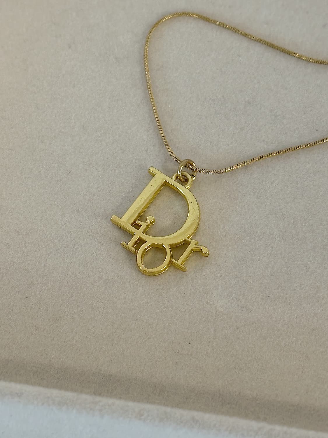 디올 스네이크 체인 오블리크 목걸이 상품이미지2