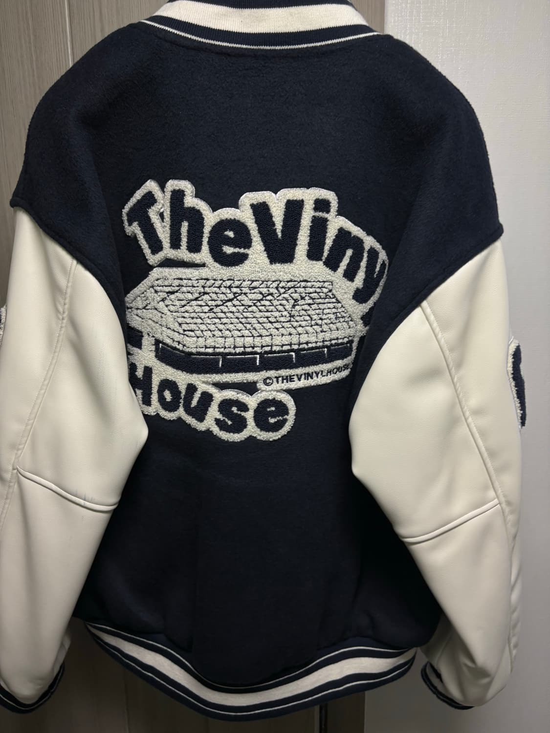 L) 더바이닐하우스 인양 바시티 자켓 네이비 상품이미지4