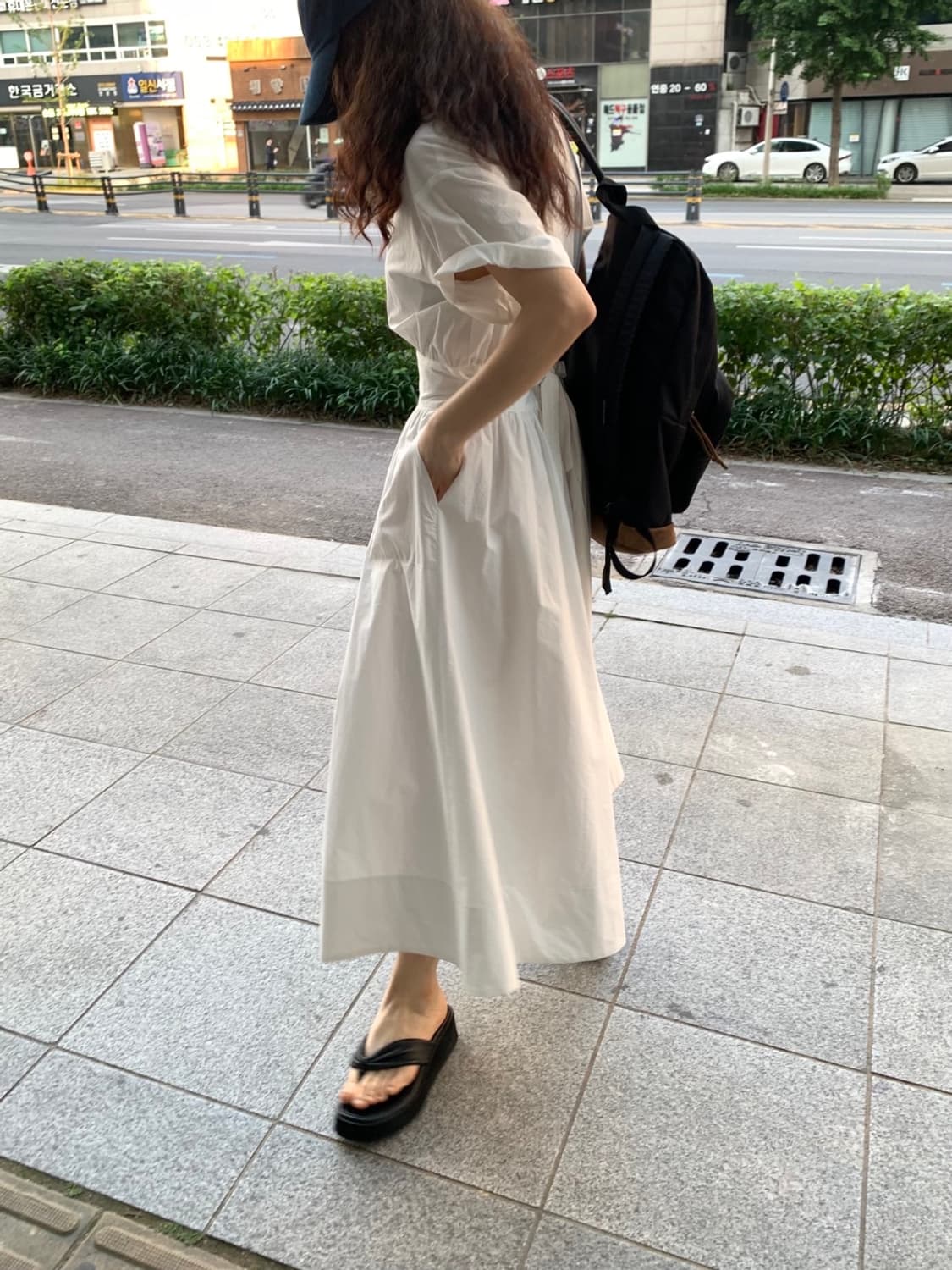 비애브선트마인디드 화이트 반팔 롱원피스 상품이미지1