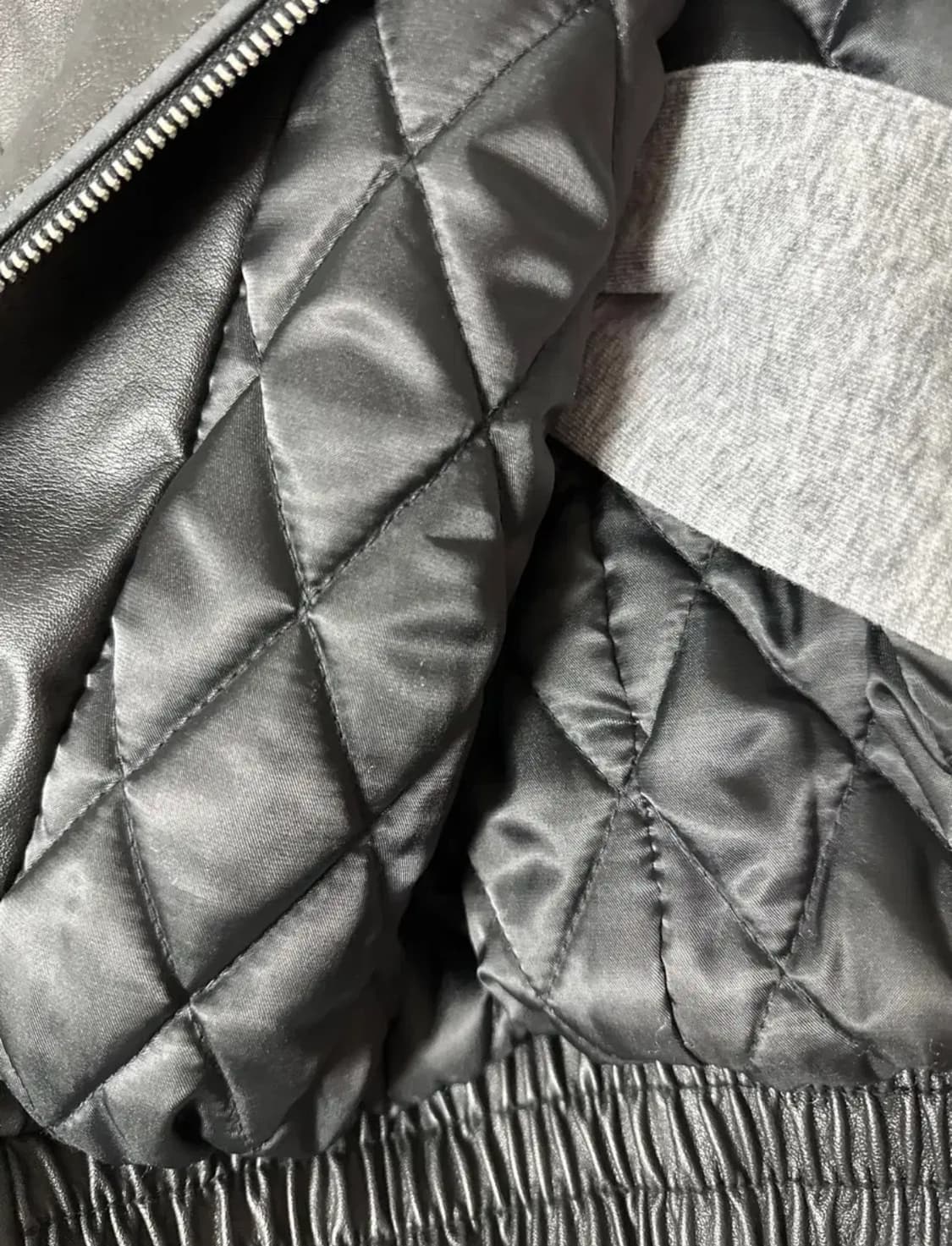 멜팅픽셀 베이크레더점퍼 상품이미지3