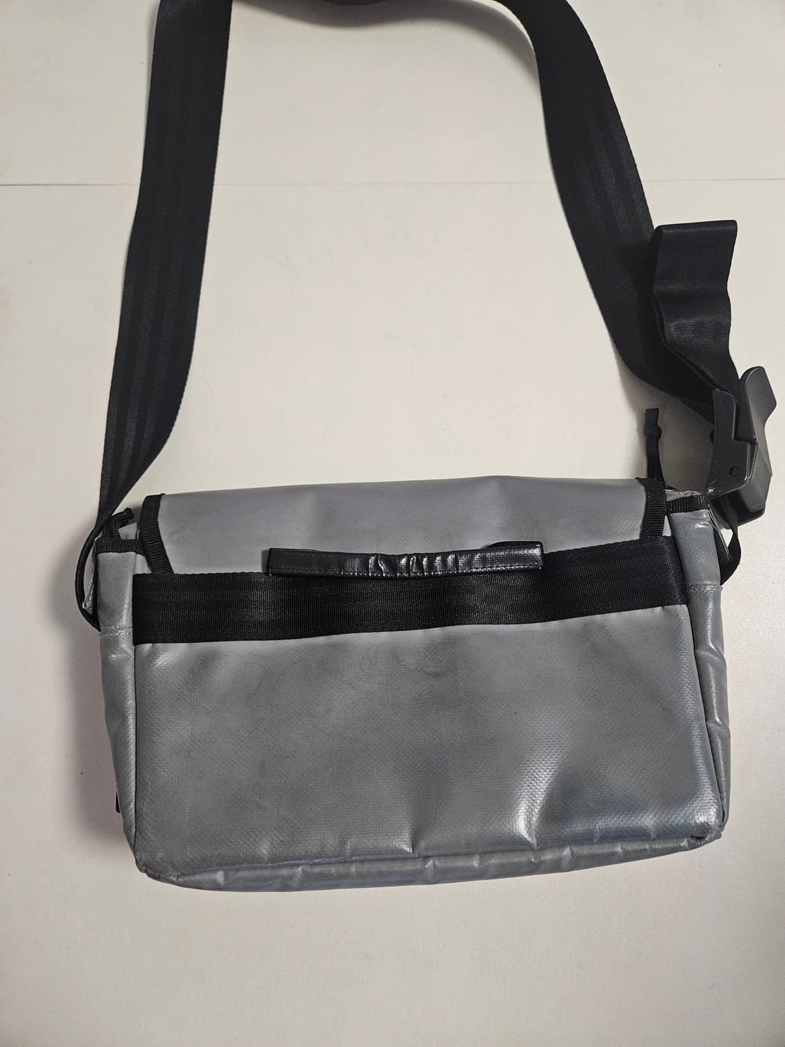 아더에러 트레이스 애드모어 크로스백 메신저백 가방 상품이미지4