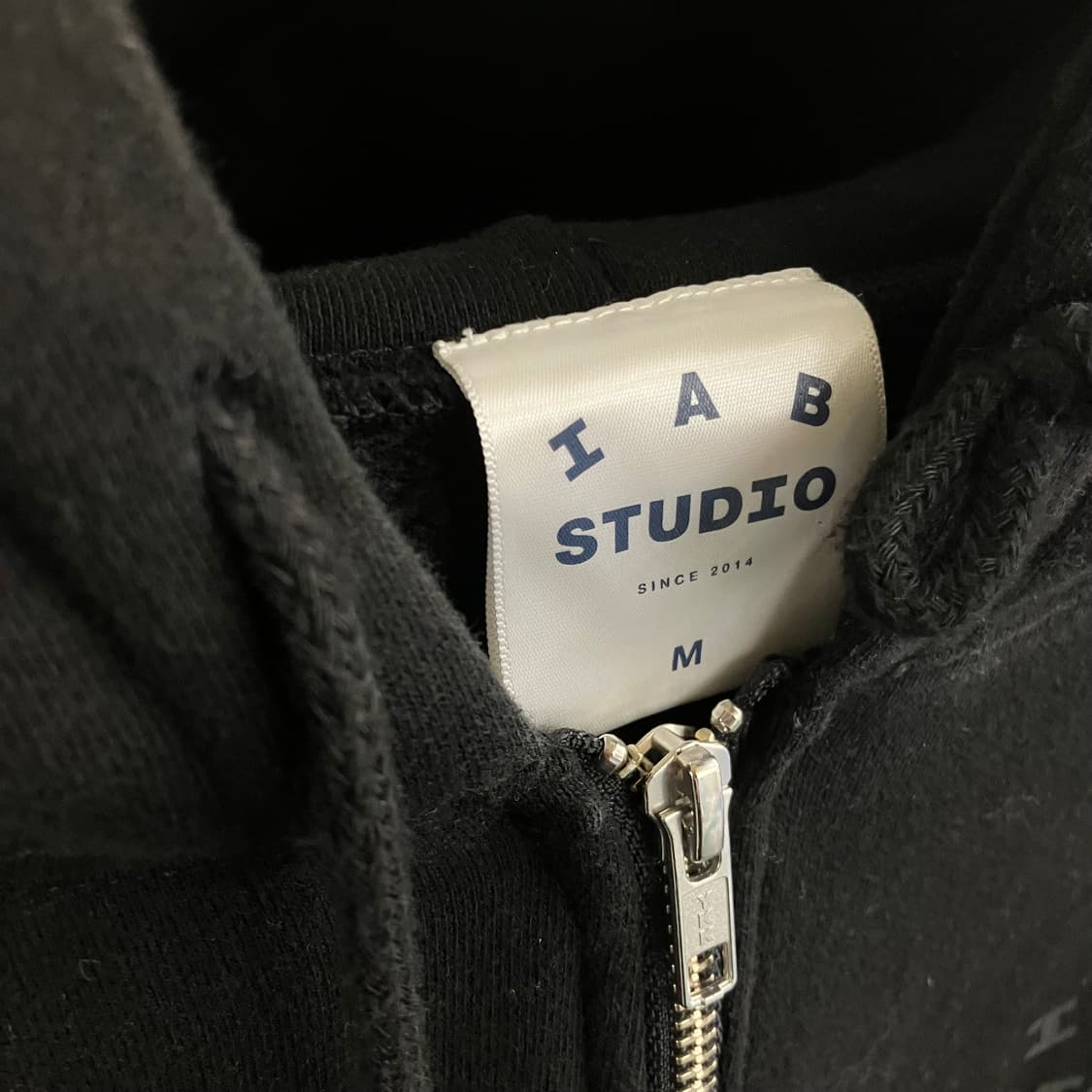 아이앱 스튜디오 JTBC STAFF 블랙 후드집업 M 상품이미지3