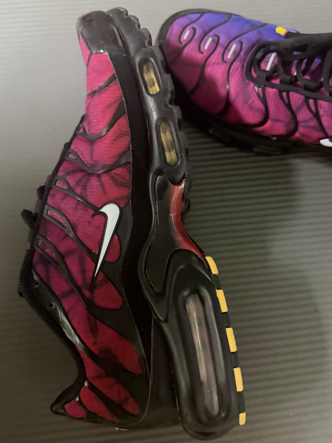 나이키 에어 맥스 플러스 TN 25주년 그라데이션 300 상품이미지3