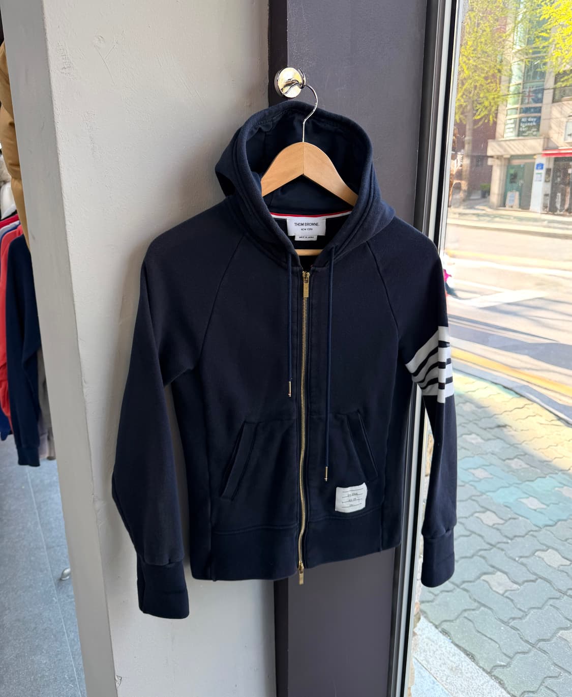 1/ 톰브라운 사선완장 후드집업 자켓 상품이미지2