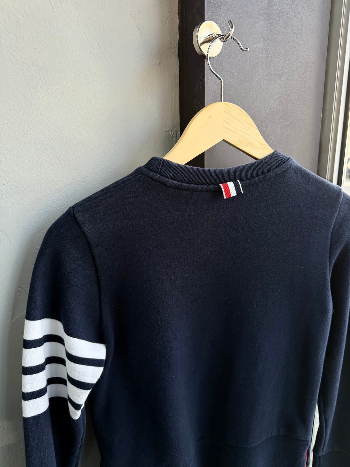 42(2)/ 톰브라운 클래식 루프백 4-바 맨투맨 상품이미지8