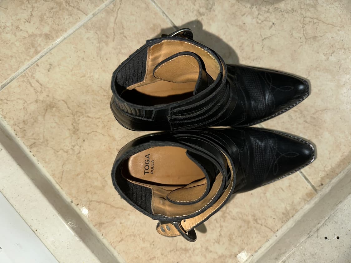 토가 풀라(Toga Pulla) 버클 스트랩 미드힐 부츠 상품이미지4