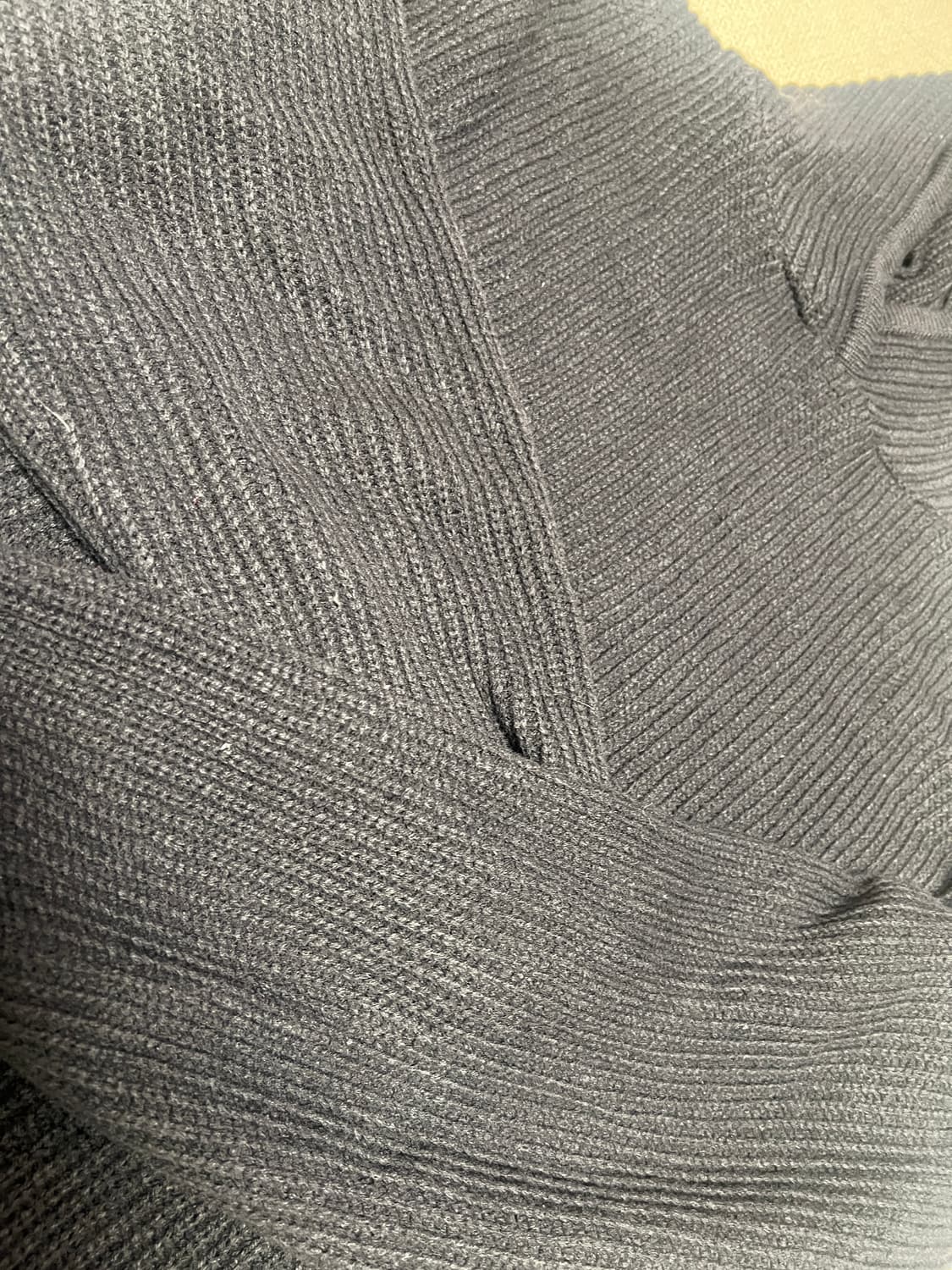 어텐션로우 후드 니트 상품이미지2